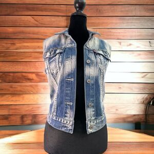 Levi Distressed Denim Women’s Vest (M)